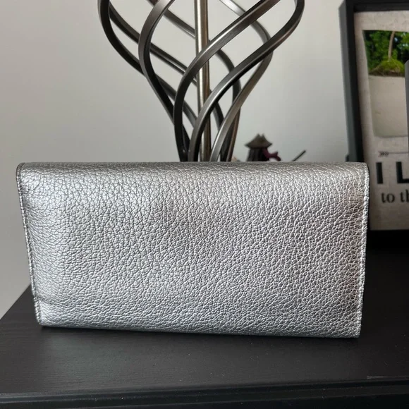 BURBERRY Silver Leather Highbury D-Ring Continental Wallet - Picture 3 of 13